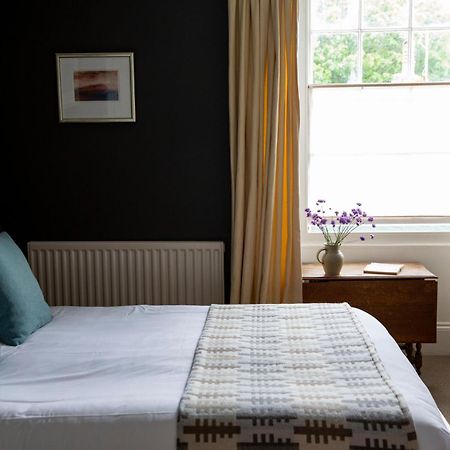Llys Meddyg Hotel Newport  Luaran gambar